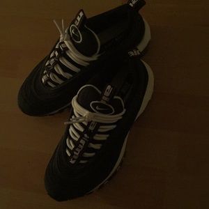 Nike Air Max 🖤